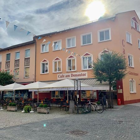 Готель Cafe Am Donautor Кельгайм Екстер'єр фото